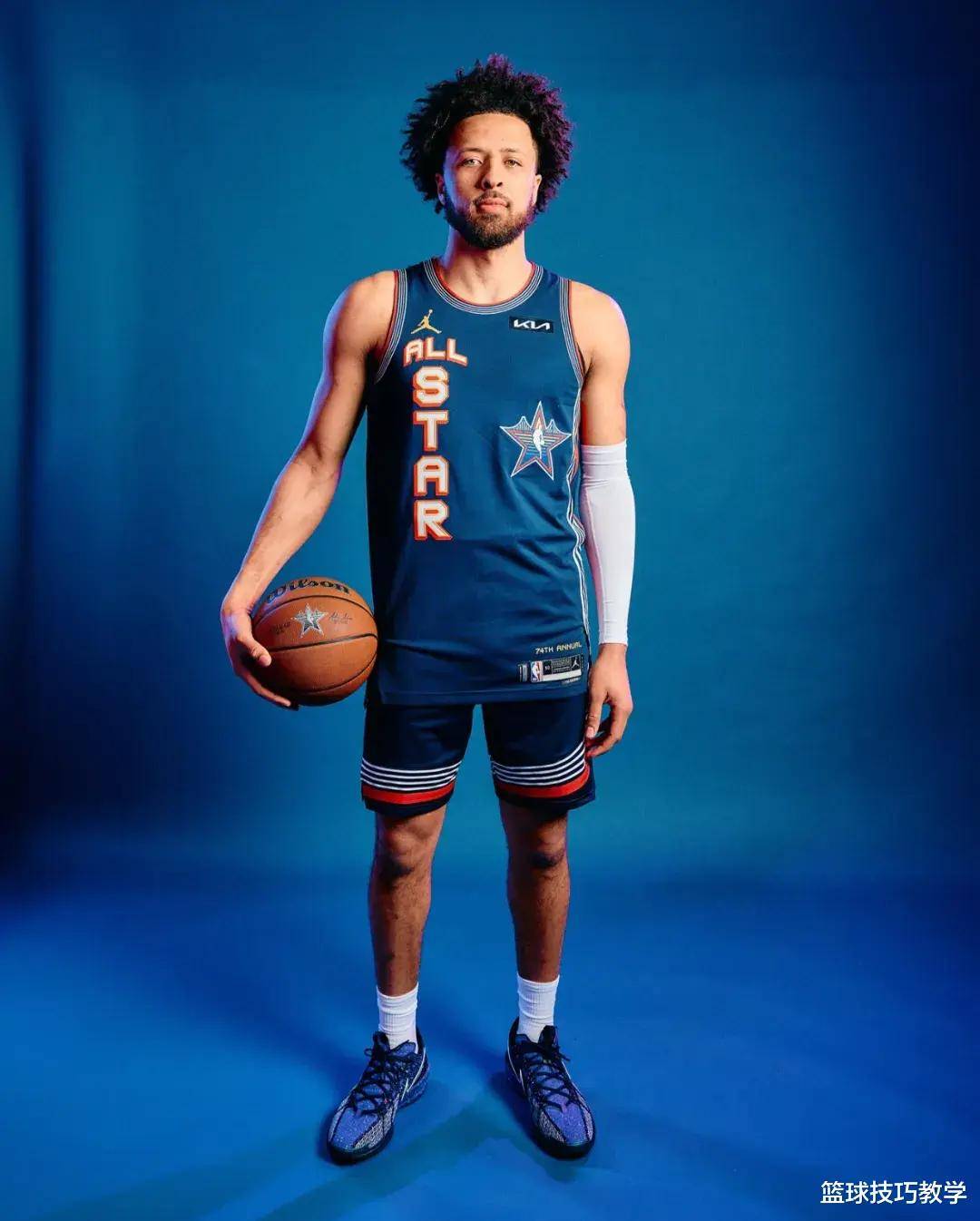 熊猫体育app-雷霆翻盘加拿大男篮，锡安惊艳世界